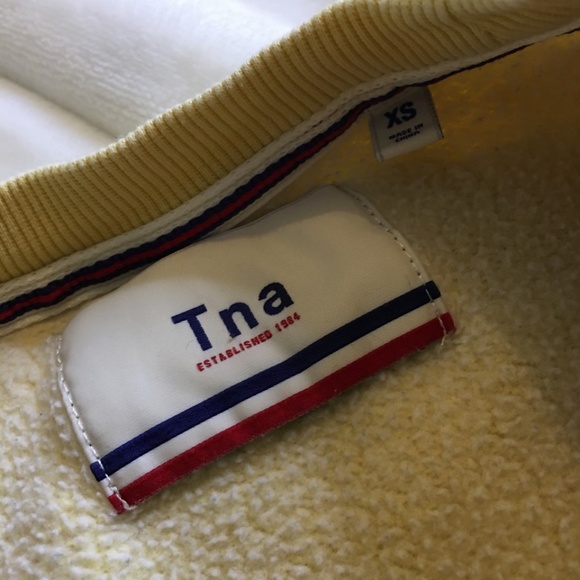 Aritzia - TNA - Yellow Crewneck Sweatshirt - Picture 3 of 4